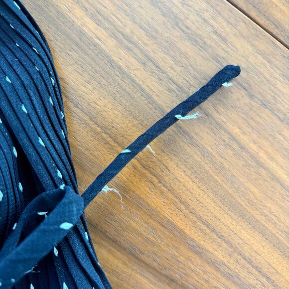 Kaelyn-Max Black Off-Shoulder Top with Bell Sleeves Size XL - Picture 8 of 12